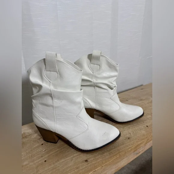 White Western Cowboy Booties | Mid-Calf Pull-On Chic Boots Festival | Size 10 - Picture 6 of 10